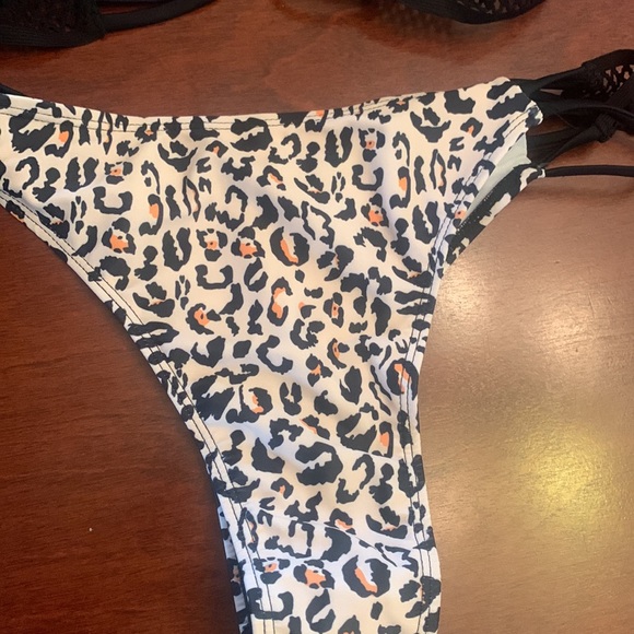 NEW!! Leopard print with Mesh detail Bikini Set Sz M - Picture 6 of 8